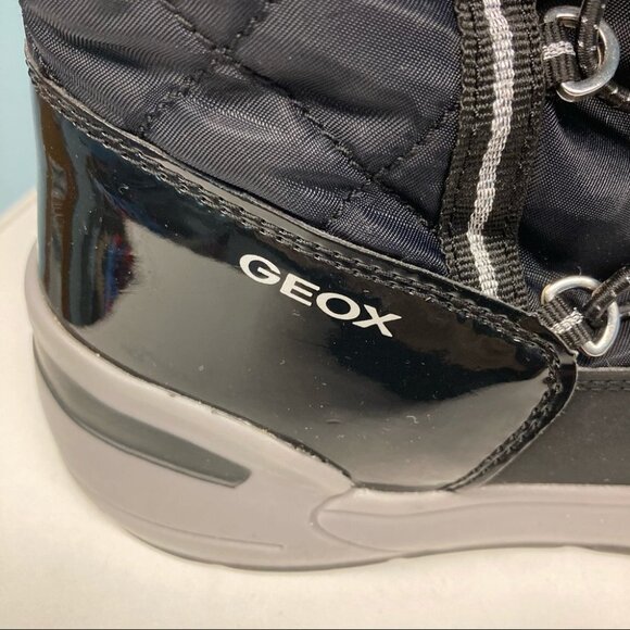 GEOX Sz 37 Sherpa Type Lined Moon Quilted  Adjustable Elastic Laces Boots - Picture 4 of 12